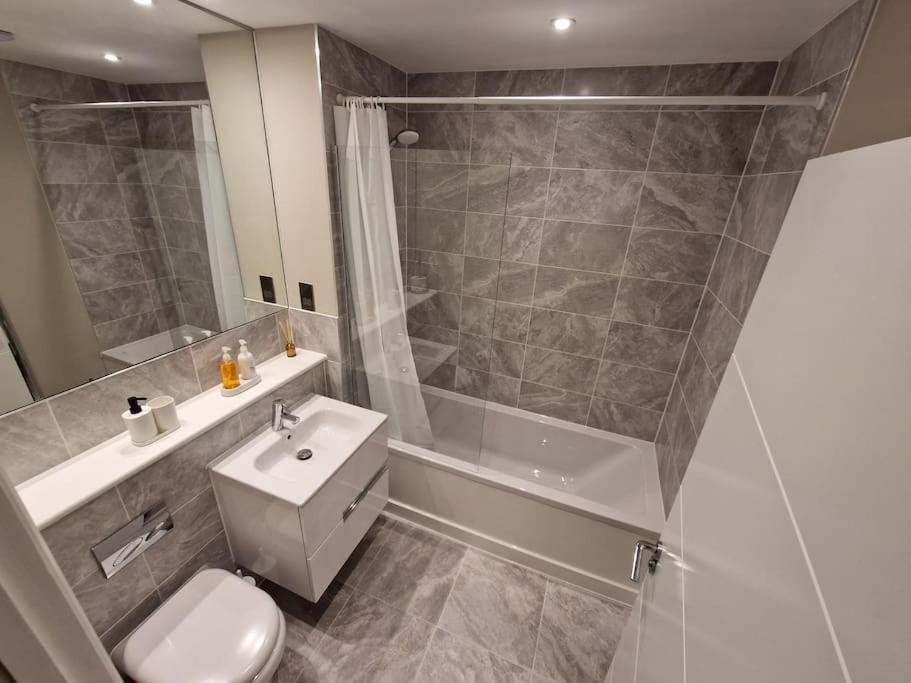 Willa Stunning Newbuilt 3 Bed House Sleeps 9 Edmonton Zewnętrze zdjęcie