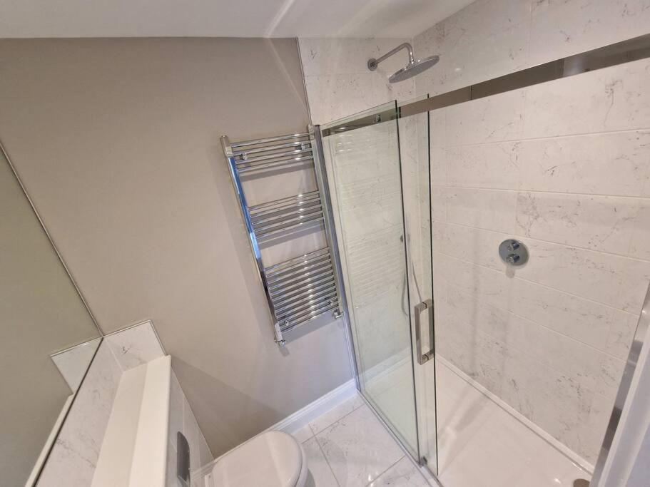 Willa Stunning Newbuilt 3 Bed House Sleeps 9 Edmonton Zewnętrze zdjęcie