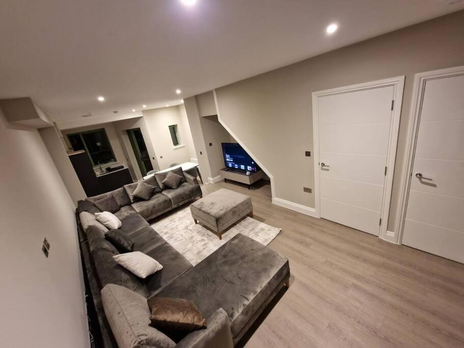 Willa Stunning Newbuilt 3 Bed House Sleeps 9 Edmonton Zewnętrze zdjęcie
